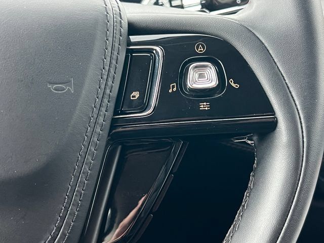 Used 2023 Lincoln Aviator AWD w/ Premium Package image 23
