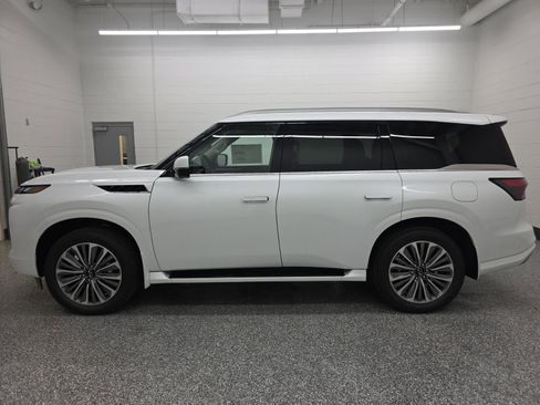 New 2026 INFINITI QX80 Luxe w/ Cargo Package AWD/4WD image 2