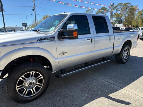 Used 2014 Ford F250 Platinum w/ FX4 Off-Road Package image 4