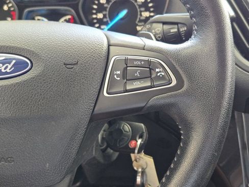 Used 2017 Ford Escape SE w/ SE Sport Appearance Package image 29