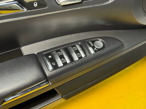 Used 2008 Mercedes-Benz S 550 image 35