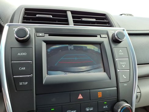 Used 2015 Toyota Camry LE image 20