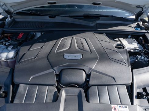 Certified 2023 Porsche Cayenne S image 17