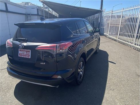 Used 2018 Toyota RAV4 XLE w/ All Weather Liner Package image 7