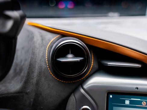 Used 2024 McLaren 750S RWD image 62