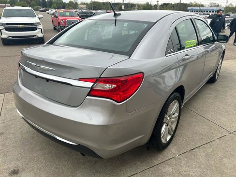Used 2013 Chrysler 200 LX FWD image 5