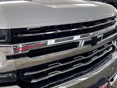 Used 2019 Chevrolet Silverado 1500 LTZ w/ LTZ Premium Package AWD/4WD image 28