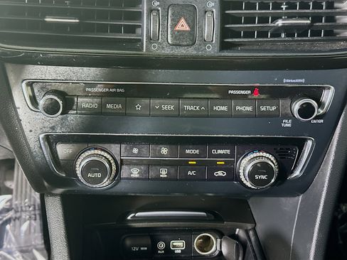Used 2019 Kia Optima S w/ S Panoramic Sunroof Package FWD image 23