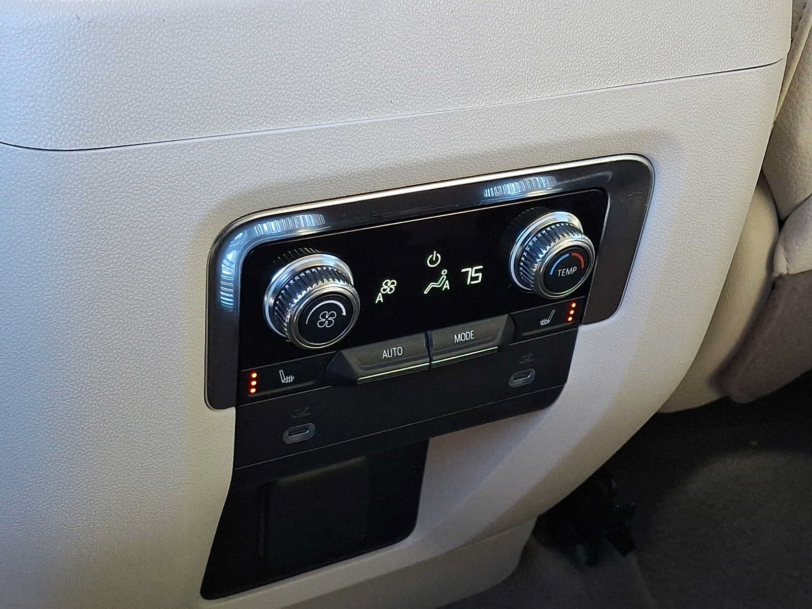 Used 2022 GMC Yukon Denali w/ Max Trailering Package AWD/4WD image 12