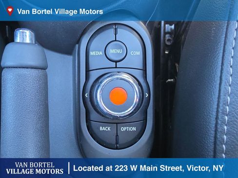 Used 2022 MINI Cooper 4-Door Hardtop FWD image 16