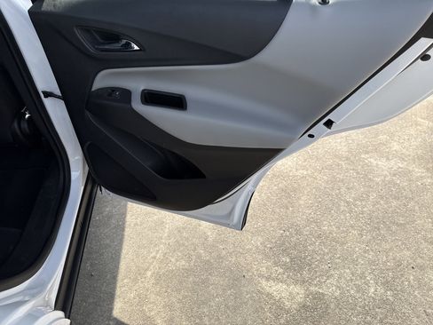 Used 2022 Chevrolet Equinox LT image 17