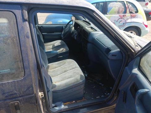 Used 1995 Plymouth Voyager FWD image 25