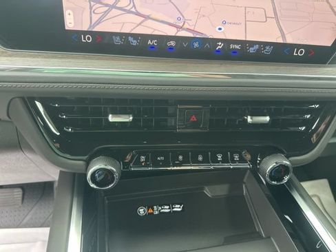 New 2026 Chevrolet Suburban High Country AWD/4WD image 24