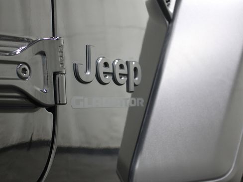 Used 2020 Jeep Gladiator Sport w/ Quick Order Package 24S AWD/4WD image 25