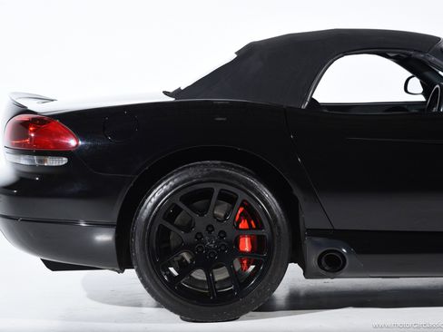 Used 2004 Dodge Viper SRT-10 RWD image 23
