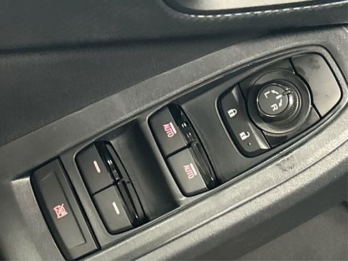 Certified 2025 Subaru Crosstrek 2.5i Premium image 37