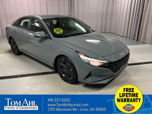 Used 2022 Hyundai Elantra SEL w/ Convenience Package image 1