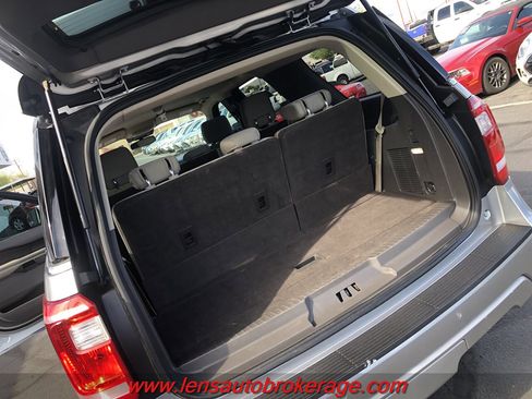 Used 2020 Ford Expedition XLT image 15