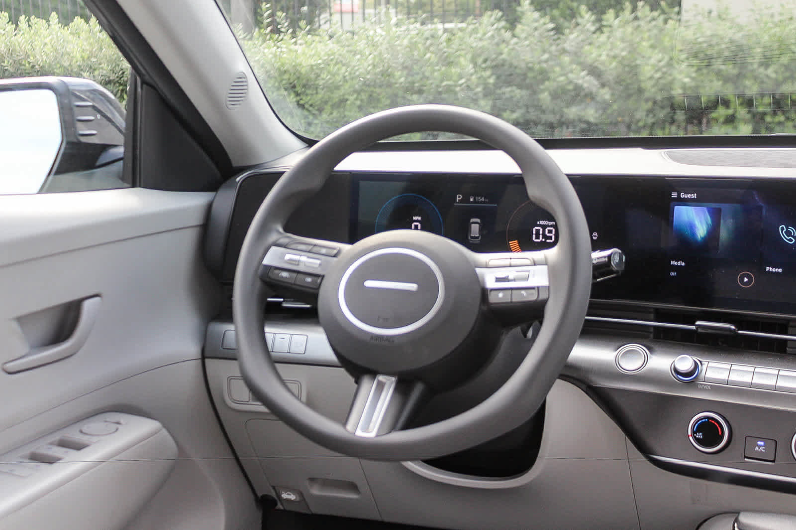 Used 2024 Hyundai Kona SE FWD image 17