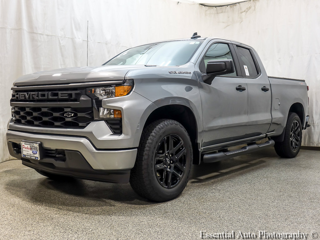 Used 2025 Chevrolet Silverado 1500 Custom w/ Turbomax Blackout Package AWD/4WD image 2