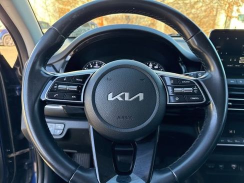 Used 2022 Kia Seltos EX image 13