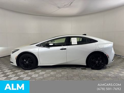 Used 2025 Toyota Prius image 11