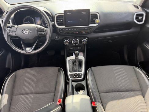 Used 2022 Hyundai Venue Limited w/ Cargo Package FWD image 12