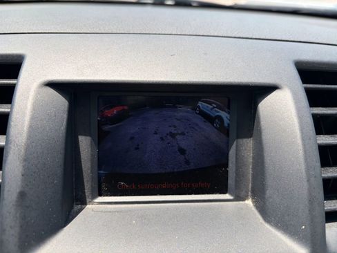 Used 2012 Toyota Highlander FWD w/ Tech Pkg image 18