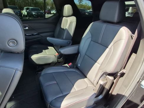 Used 2023 Chevrolet Traverse RS w/ LPO, Floor Liner Package AWD/4WD image 10