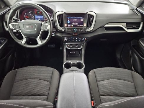 Used 2024 GMC Terrain SLE image 15