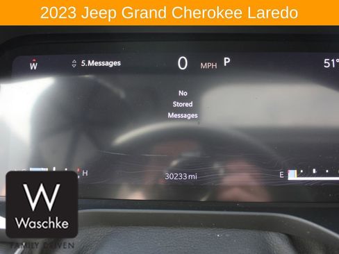 Used 2023 Jeep Grand Cherokee Laredo w/ Luxury Tech Group I AWD/4WD image 43