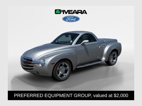 Used 2005 Chevrolet SSR w/ Preferred Equipment Group RWD image 1