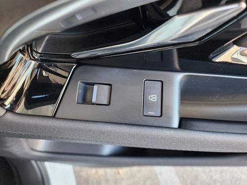 Used 2023 Land Rover Range Rover Evoque R-Dynamic S image 49