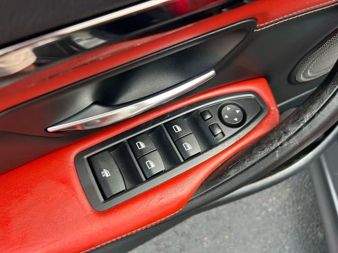 Used 2015 BMW M4 Convertible image 19