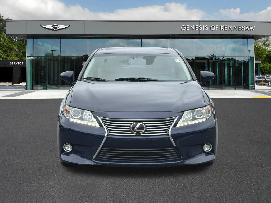 Used 2015 Lexus ES 350 w/ Luxury Package FWD image 2