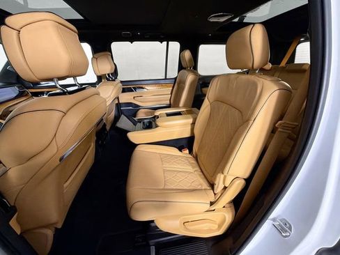 Used 2022 Jeep Grand Wagoneer Series III image 26