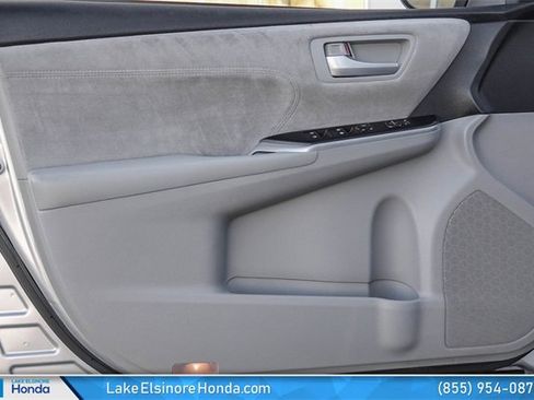 Used 2017 Toyota Camry XSE image 13