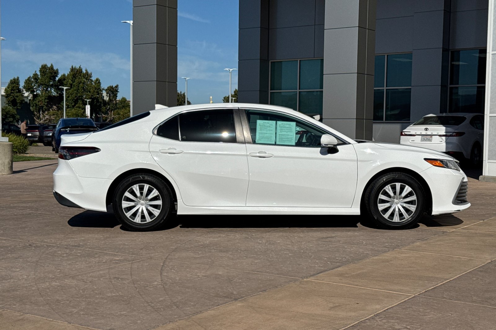 Certified 2022 Toyota Camry LE FWD image 3