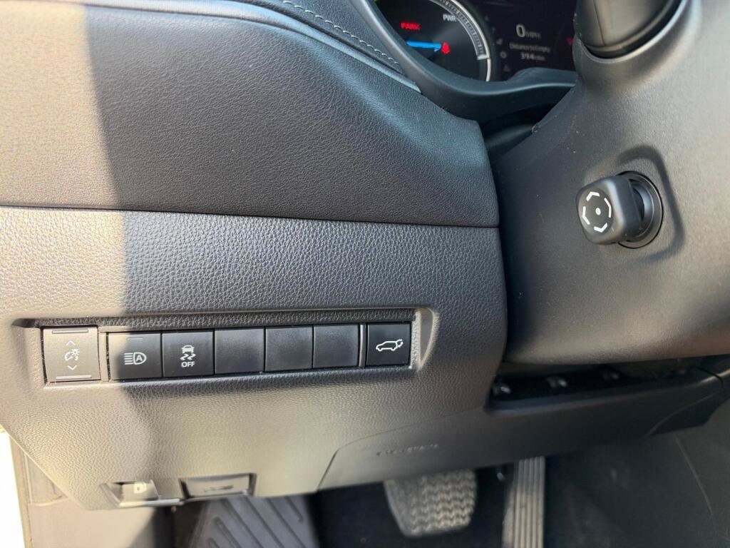 Certified 2023 Toyota Venza Nightshade AWD/4WD image 14