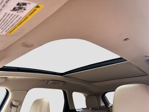 Used 2022 Lincoln Corsair AWD w/ Premium Package image 22