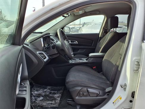 Used 2017 GMC Terrain SLE image 13