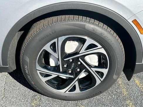 New 2025 Lincoln Nautilus Premier w/ Equipment Group 102A image 12