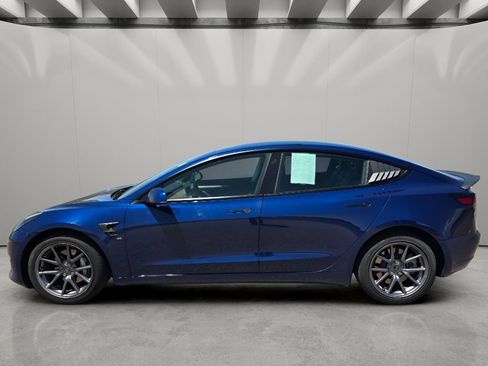 Used 2022 Tesla Model 3 Standard Range RWD image 2