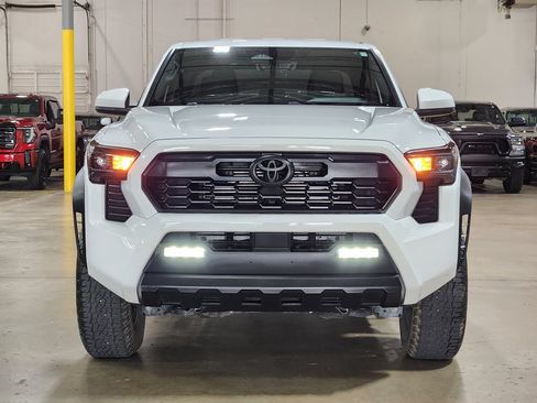 Used 2024 Toyota Tacoma TRD Off-Road AWD/4WD image 2