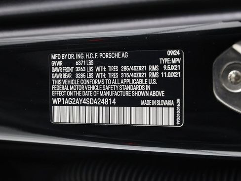 Certified 2025 Porsche Cayenne GTS AWD/4WD image 19