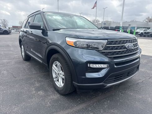 Used 2024 Ford Explorer XLT w/ Equipment Group 202A image 4