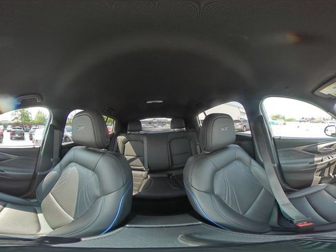 Used 2025 Buick Envista Sport Touring FWD image 37