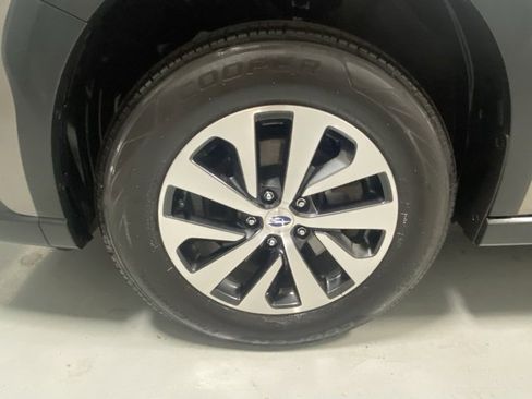 Used 2023 Subaru Outback Premium image 5