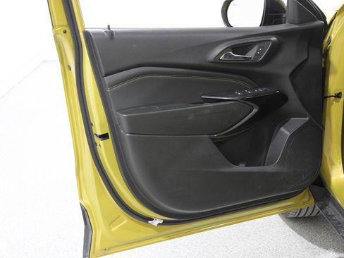 Used 2024 Chevrolet Trax ACTIV w/ Sunroof Package image 4