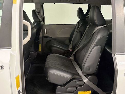 Used 2014 Toyota Sienna SE FWD image 25